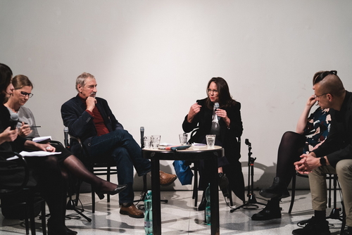 Diskuze Svobodná architektura? NG Praha, 4. 10. 2019; zleva: Helena Doudová, Lenka Burgerová, Petr Kratochvíl, Yvette Vašourková, Marie Kordovská, Osamu Okamura; foto: Viktor Šorma.