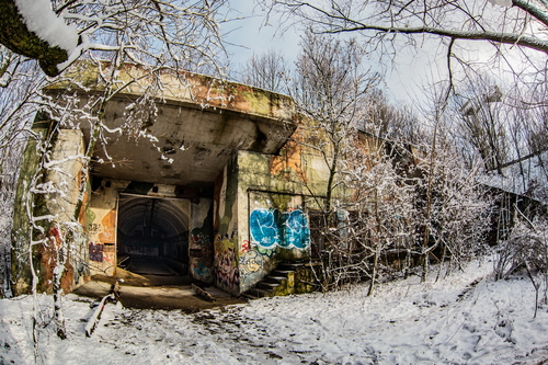 Vojenské objekty v areálu raketové základny; foto: Peter Petergáč.