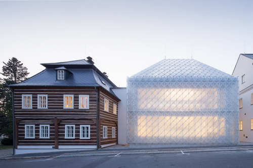 Vítězem loňského ročníku České ceny za architekturu se stalo sídlo firmy Lasvit v Novém Boru od studia ov-architekti; foto: Tomáš Souček.