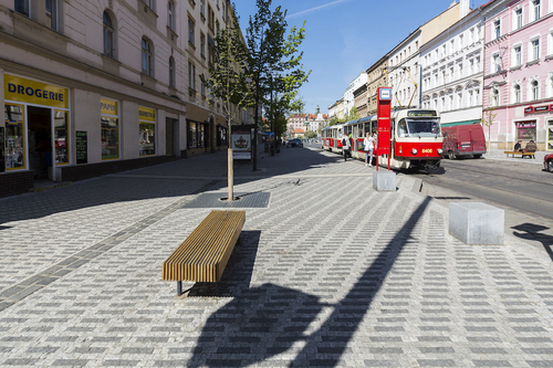 Hlavní cenu Víta Brandy získala revitalizace Moskevské ulice v Praze od studia Jakub Cigler Architekti; foto: Anicka Sally.