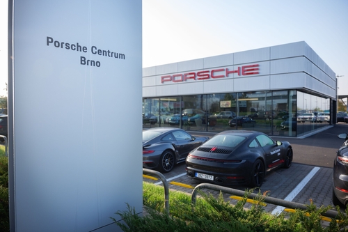 Porsche Centrum Brno; zdroj: Zumtobel.