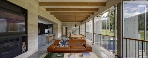 Robinsons run interiér: centralní prostor - obývací část; foto: Brett Boardman pro M&T.