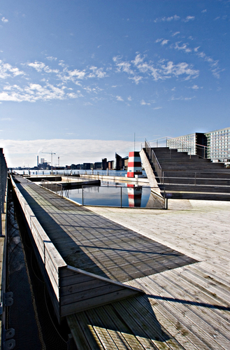 PLOT (dnes BIG a JDS): Kodaňské městské lázně na nábřeží Islands Brygge (2002); zdroj: BIG.