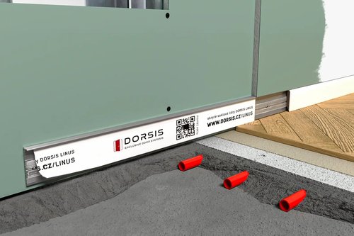 Nainstalovaná soklová lišta Linus vytvoří prostor pro osazení vkladky různých materiálů. Ta může být slazena s odstínem podlahové krytiny, dveří nebo stěny.