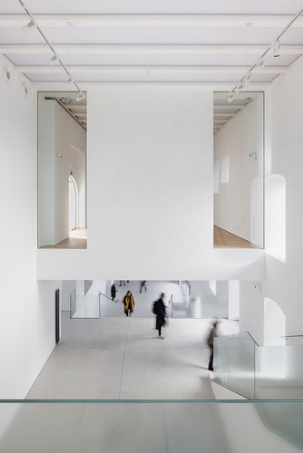 K ambiciózní rekonstrukci Slovenské národní galerie vedla spletitá 21letá cesta, která ke zdárnému konci dospěla hlavně zásluhou architektů a ředitelky SNG Alexandry Kusé. 