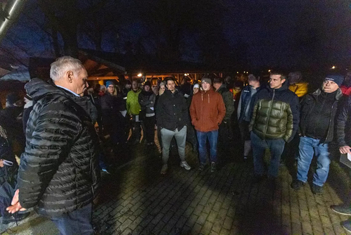 Sladění názorů občanů v satelitech nemusí být jednoduché. Zejména, když nemají kde se scházet; foto z Květnice: Majda Slámová.