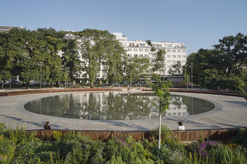 Centrální prostor parku – urban aréna – je určen výhradně pro pěší.