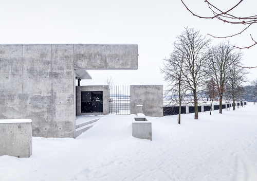 Finalista - OBJEKTOR ARCHITEKTI: Zahrady se hřbitovem v Praze-Suchdole; foto: PKučera Photography.