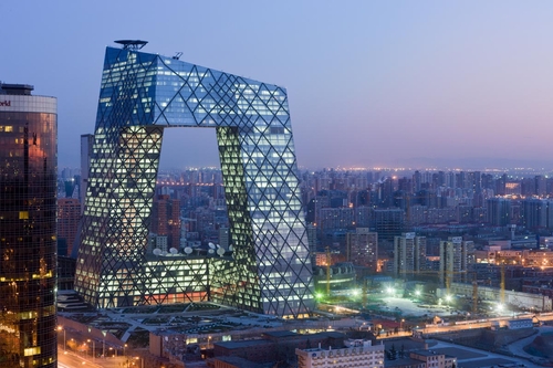 Budova Čínské ústřední televize v Pekingu (2012); foto: Iwan Baan.