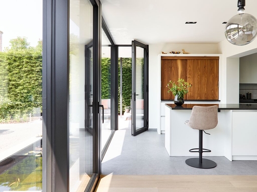 V kombinaci s výztužemi Forthex v rámu představuje Elegant Infinity ThermoFibra nejlépe fungující řešení oken bez použití standardní ocelové výztuže. Foto: Deceuninck.