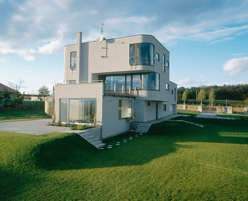 2002: New Work: vila na Barbořině (2002); foto: Libor Stavjaník.
