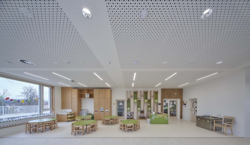 MŠ Mydlinky s perforovanými podhledy Rigiton; zdroj: Saint-Gobain, Rigips