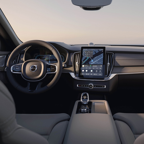 Volvo XC90 - vylepšený interiér.
