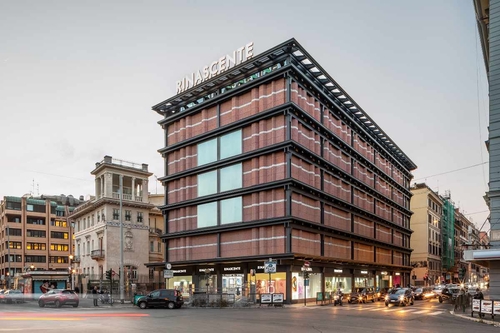 V roce 2022 dokončilo studio 2050+ rekonstrukci budovy značky La Rinascente na římském náměstí Fiume; foto: A. Bedini, A. Saletta / DSL Studio.