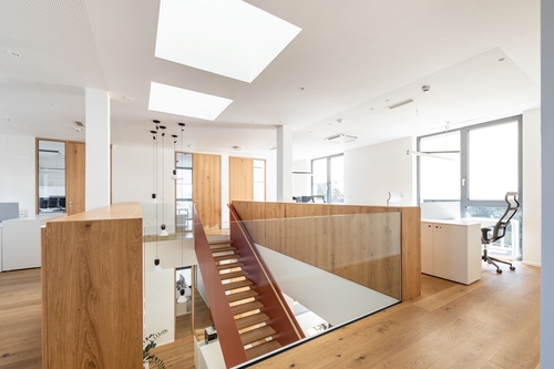  Světlíky VELUX  v kancelářské budově Baumit