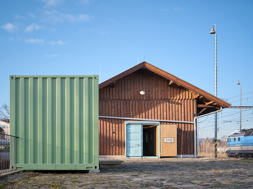 Sodomka*Sodomková Architekti: rekonstrukce bývalého nádražního skladu v Řevnicích – komunitní centrum Sklad_13, 2024; foto: BoysPlayNice.